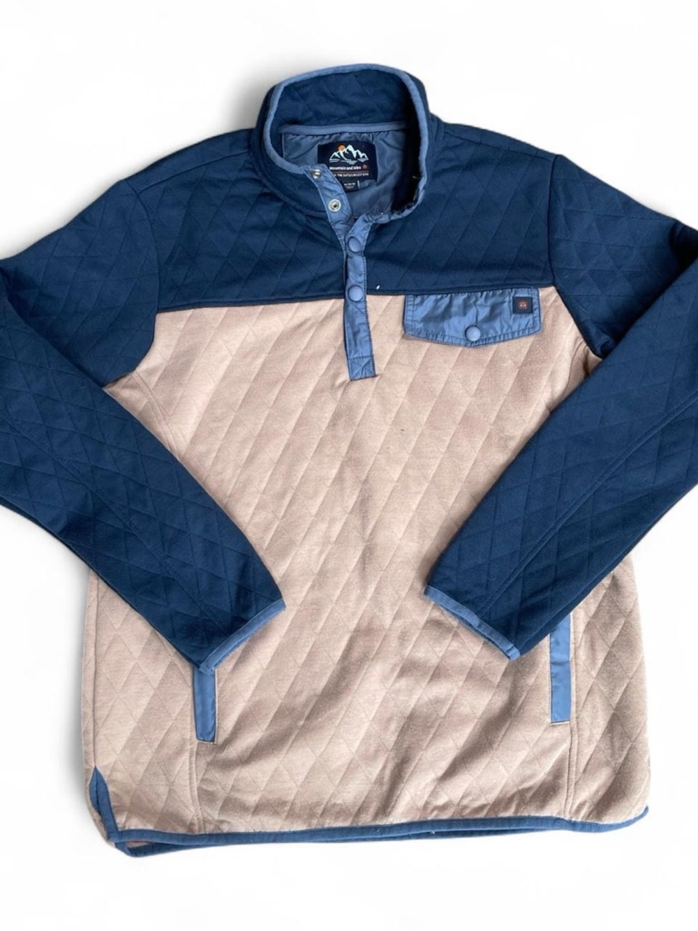 Mountain and Isles Quilted Two-Tone Pullover Sweater - Navy & Taupe
